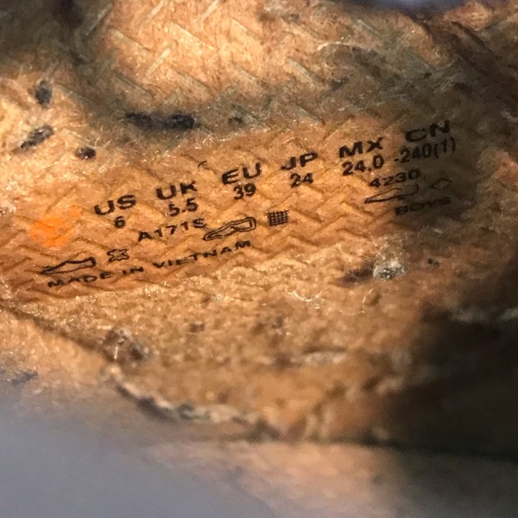 Timberland Waterpoof 6 Inch Boots - Picture 7 of 9